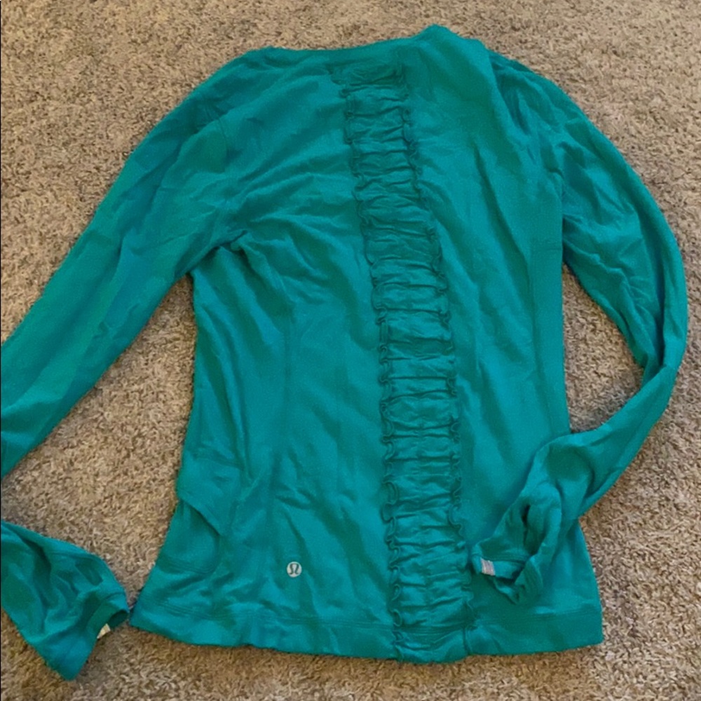 Women’s Lululemon long sleeve top